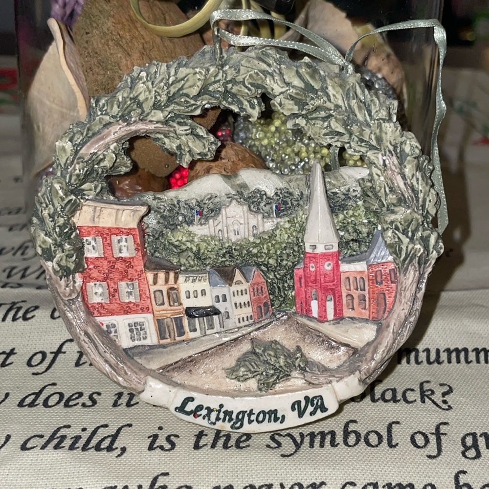 1998 Hestia Lexington Va Ornament!